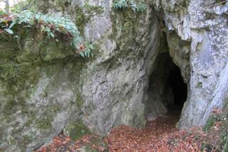 The entrance of the Sklep Cave